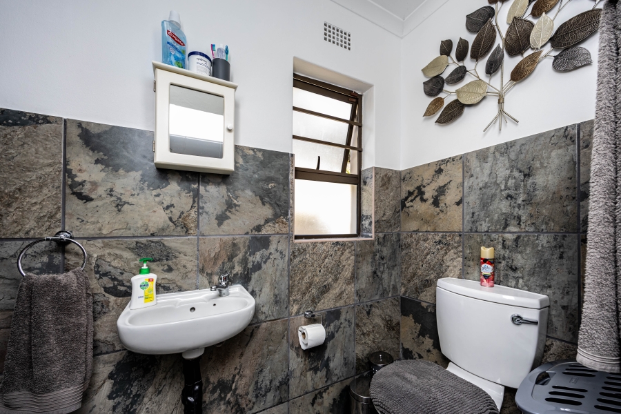 3 Bedroom Property for Sale in Nahoon Valley Park Eastern Cape